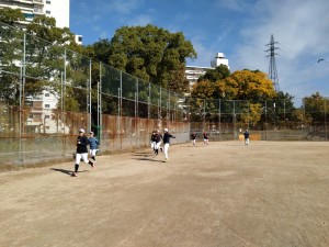 秘密基地で練習です。