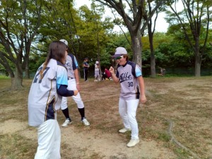 残り2席をかけて