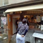 仕方ないので、ドーナツ屋。