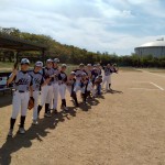 =二日酔いでベンチ前集合