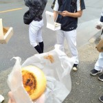 小娘たちにご馳走して帰る1日。