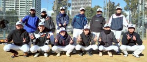 みんなで強豪チーム撮離。