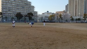 キバ氏の恐ろしい投球を