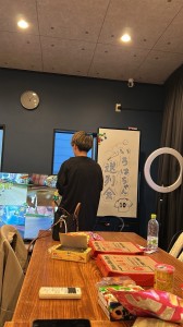 2B95AFEB-E06B-4812-9B59-4B174B65D9FF