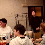 どんちゃん騒ぎする