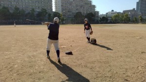 区民が乱入してくる。