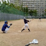 そりゃ外野に入り込もうか、