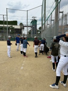 お休みの左専道運動場。