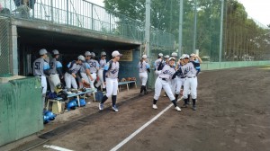 この日は、雨の中で準決勝。