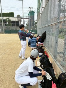 打撃練習中に豪雨に見舞われ