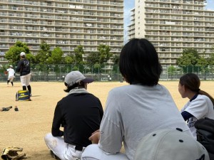 頑張るなぁ、若者たち。